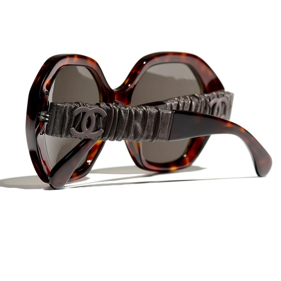 CHANEL Sunglasses - Picture 1 of 4